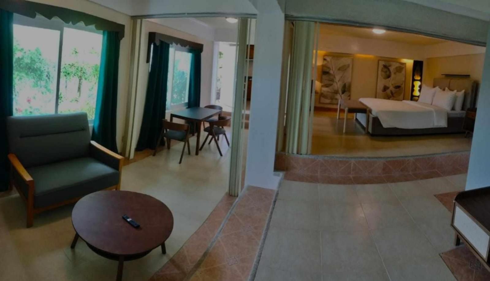 Hotel Breakfast At Monaco - Palais Boracay Manoc-Manoc Exterior foto