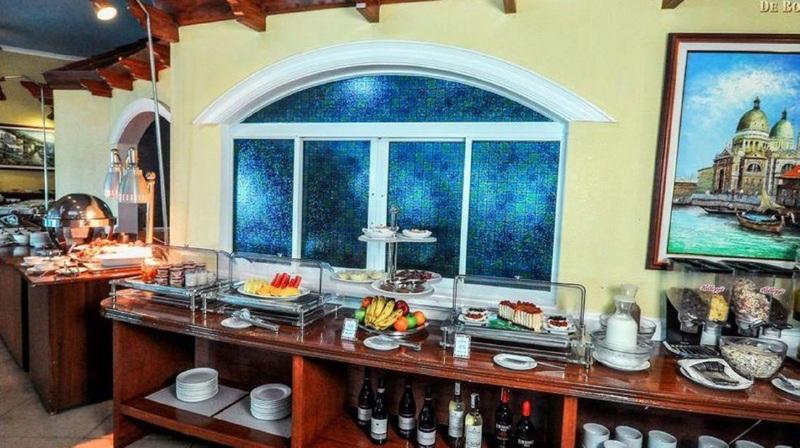 Hotel Breakfast At Monaco - Palais Boracay Manoc-Manoc Exterior foto